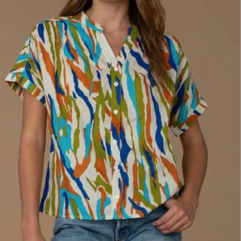 NEW ELIZABETH JAMES THE LABEL tatum short sleeve print top in wild